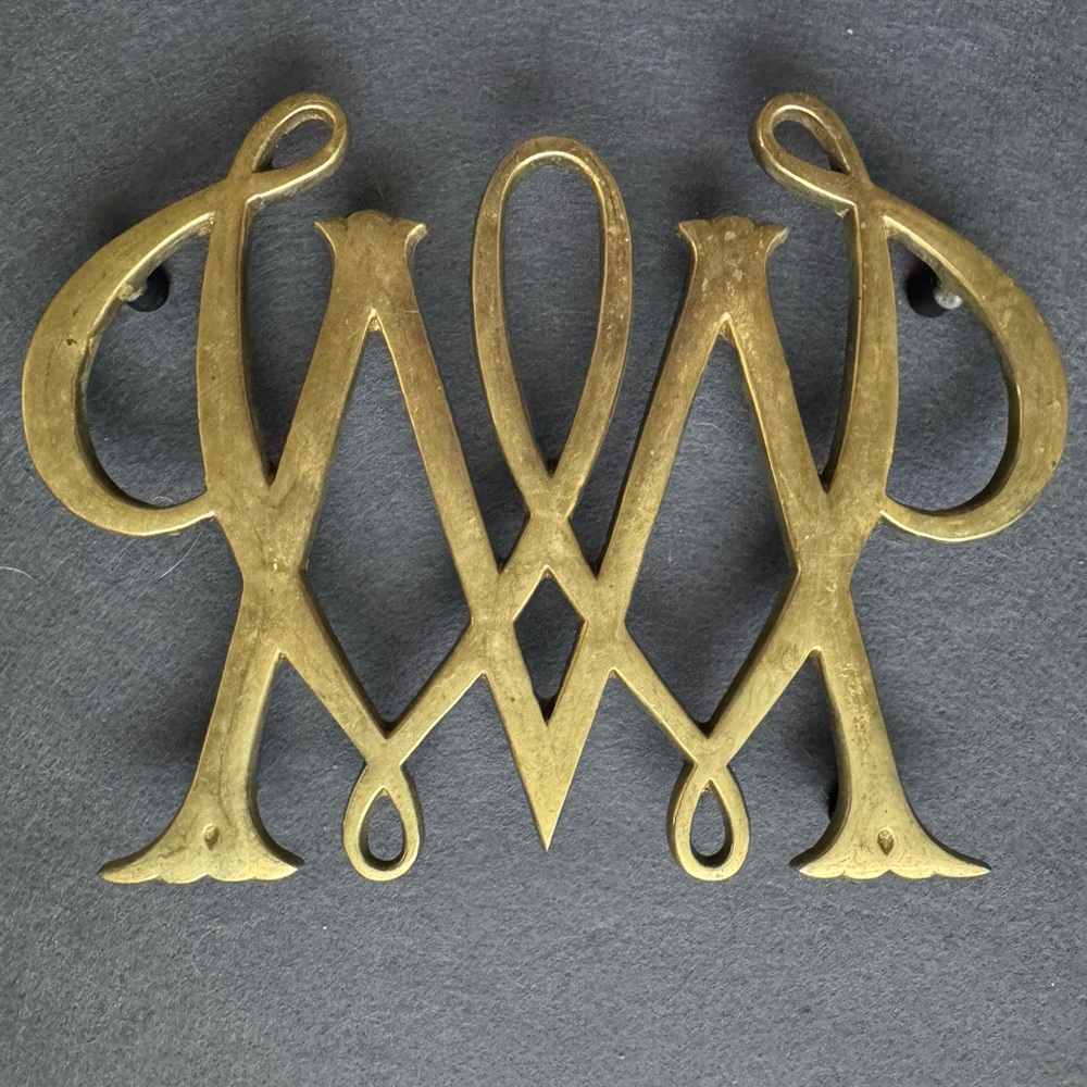 Elegant Brass Tivet